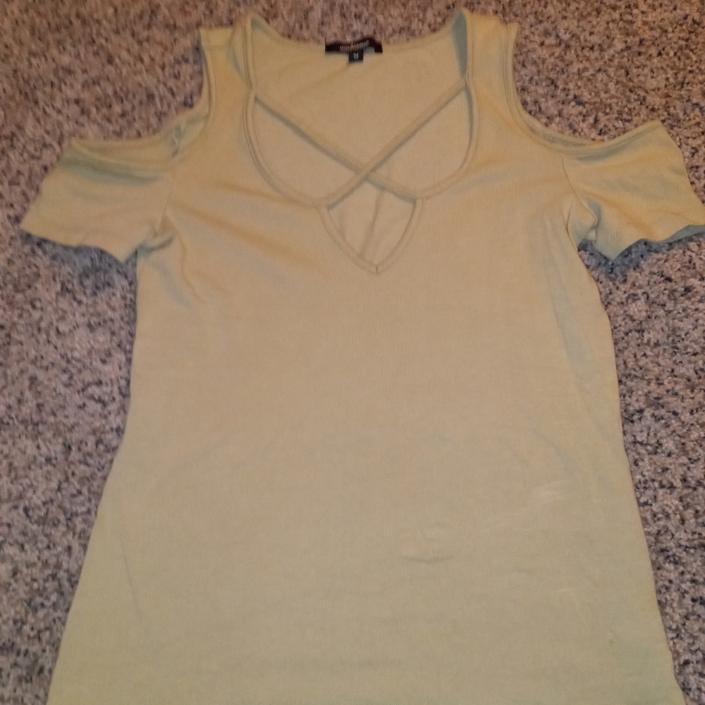 Women's Ambiance dress shirt is great for summer wear.